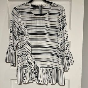 Women’s Medium Alfani black & white striped Blouse. Excellent condition!